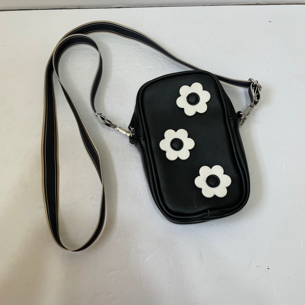 NEW WITHOUT‎ TAGS SKINNY DIP DAISY CROSSBODY BAG IN BLACK VEGAN LEATHER